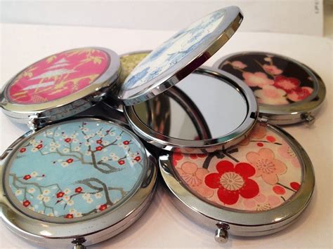 Compact mirror 